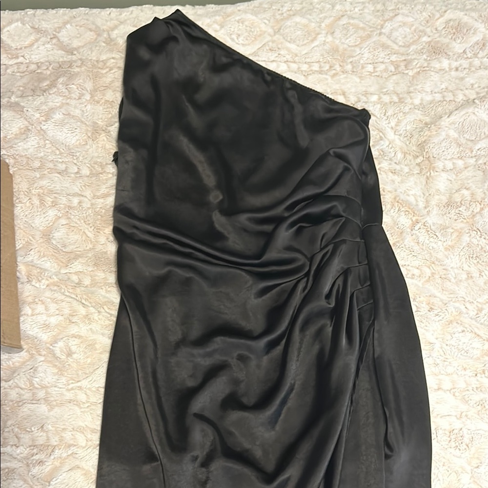 Elegant Black One-Shoulder Dress